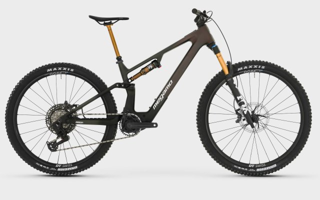 Megamo REASON AIR CRB 03 AXS Garnet UD
