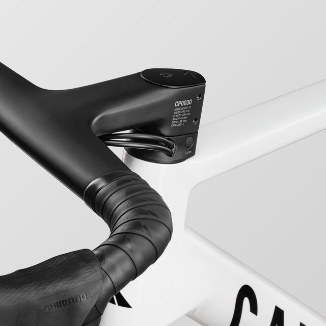 Ultimate CF, manufacturer frame headtube and cable entry detail without full frame geometry