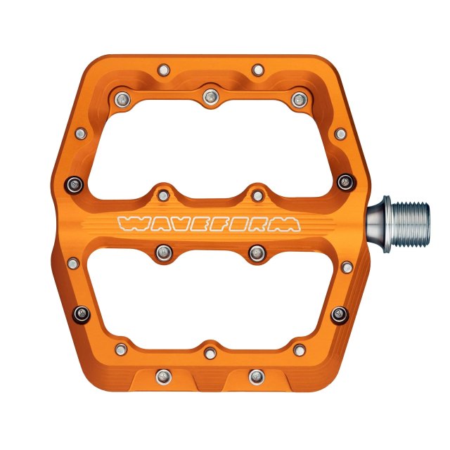 Wolf Tooth Components Waveform Aluminum Pedals. Manufacturer reference photo; color and size may vary.