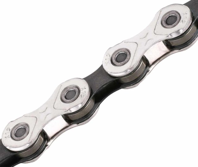 KMC KMC X12SE Chain. Manufacturer reference photo; color and size may vary.