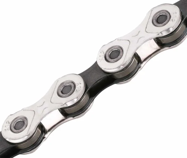 KMC KMC X12SE Chain. Manufacturer reference photo; color and size may vary.