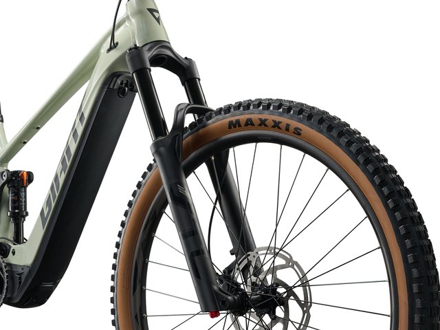 Giant STL 36 Air, 150mm travel, manufacturer fork stl36 stanchions legs and axle detail