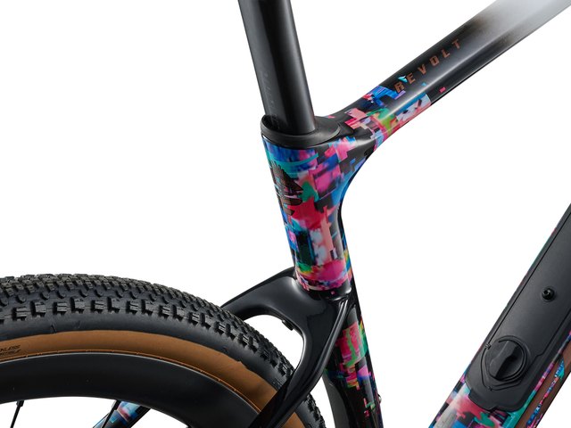 Advanced-grade composite frame, manufacturer frame revolt seat cluster detail