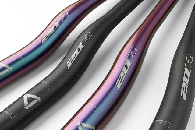 Hope Technology Hope 20 mm Rise Carbon Handlebar 35 mm Clamp. Manufacturer reference photo; color and size may vary.