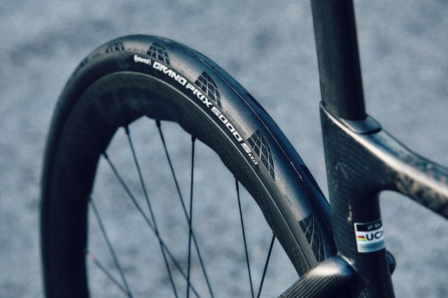 Continental Grand Prix 5000 S TR Road Tire. Manufacturer reference photo; color and size may vary.