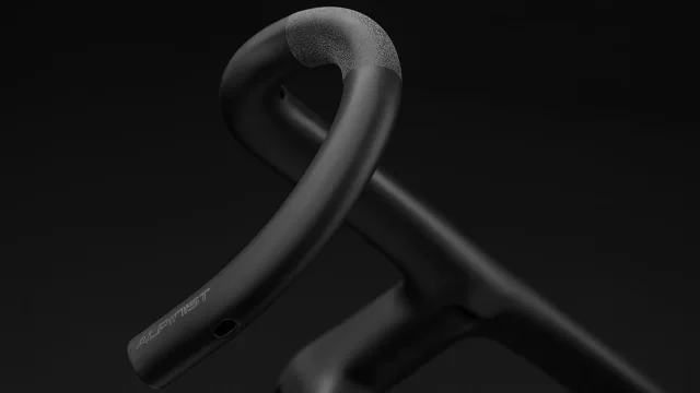 Roval Alpinist Cockpit II, manufacturer close-up of the drop and cable-routing port